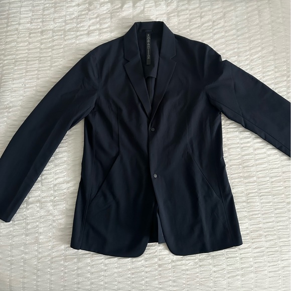 Lululemon - New venture button front blazer - Picture 14 of 16